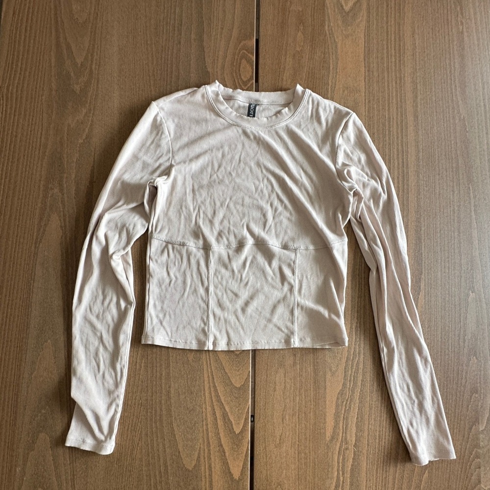 Vuori Womens Ribbed Long Sleeve Crew Neck Top Sand Beige Seam Detail Size M